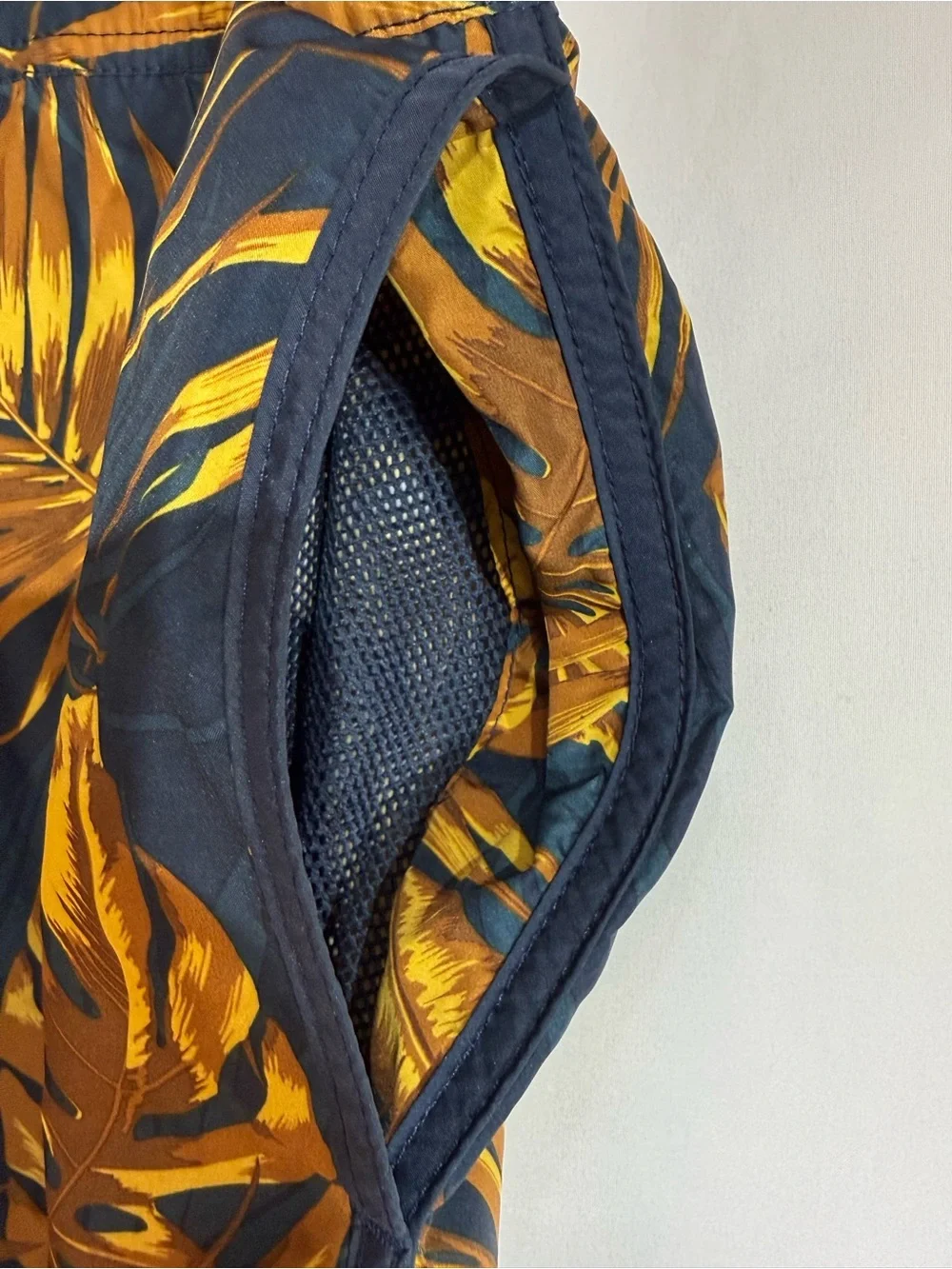 H&M Navy Blue & Gold Tropical Leaf Print Swim Shorts Size M